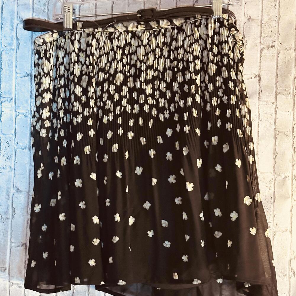 Black Pleated Floral Mini Skirt